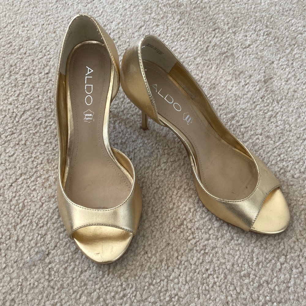 Gold Aldo peep toe pumps